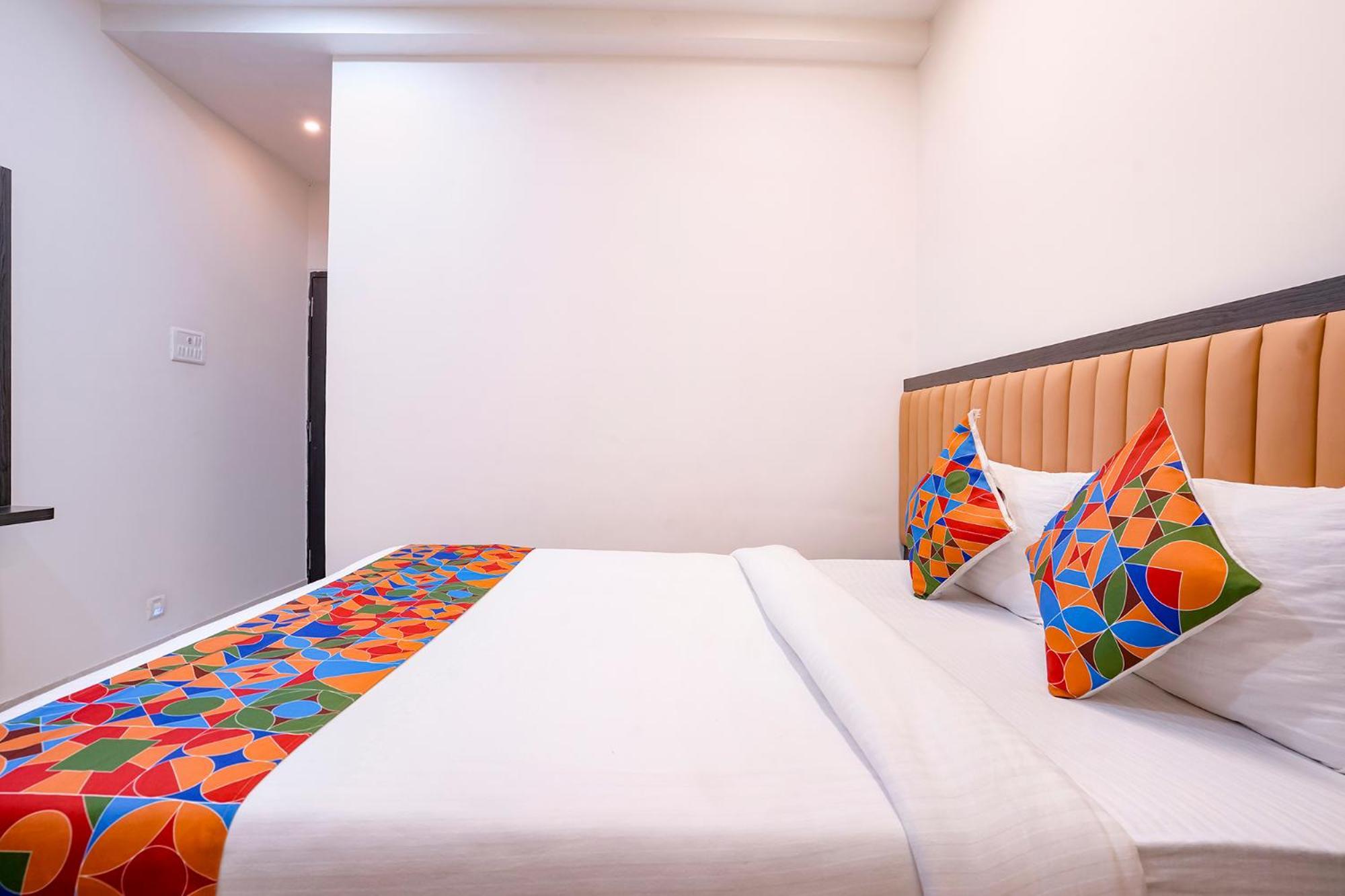 Fabhotel Sunshine Residency Diva Esterno foto