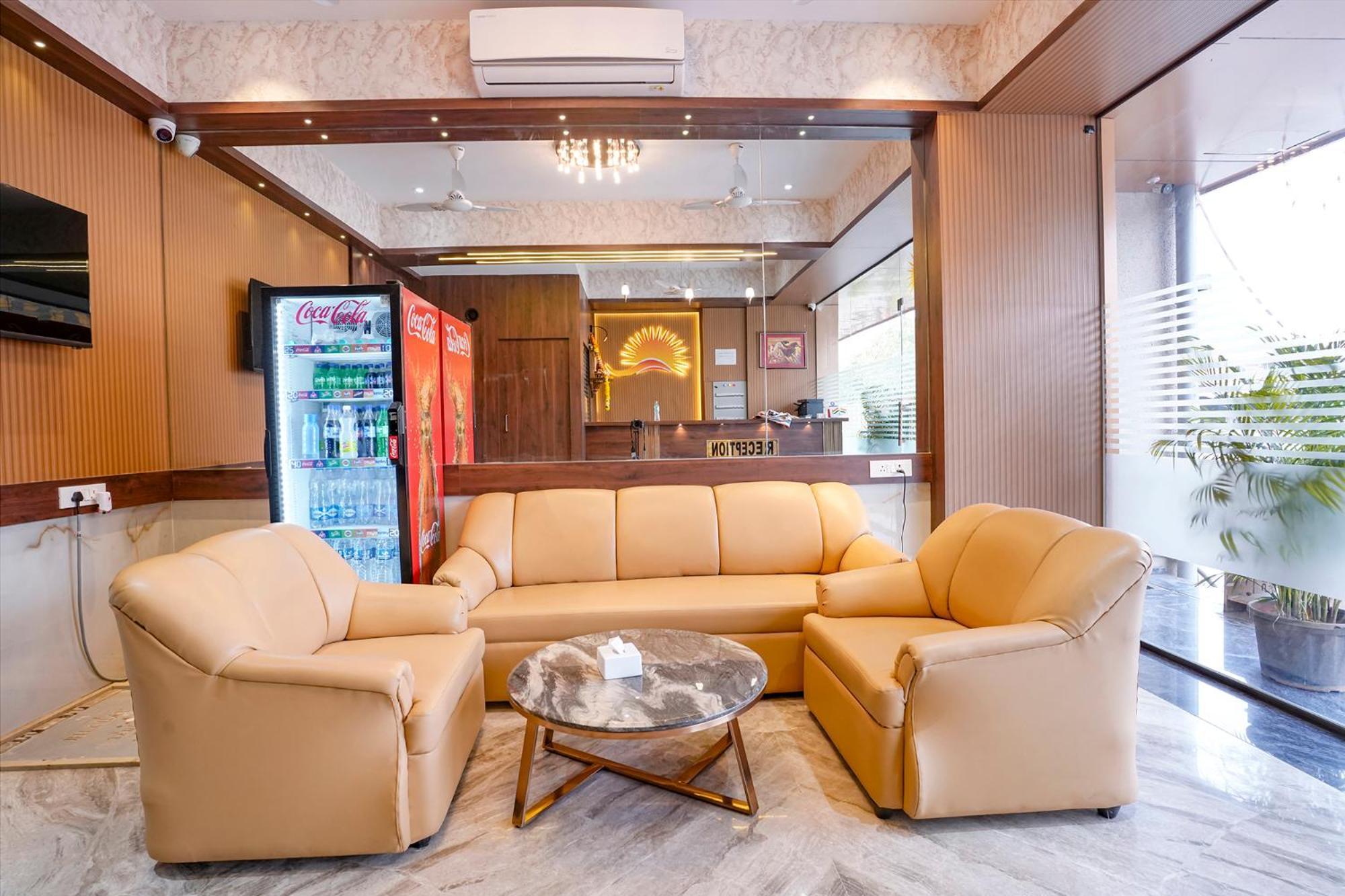 Fabhotel Sunshine Residency Diva Esterno foto